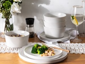 DINNERWARE SETS