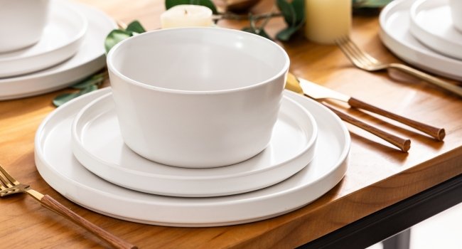 DINNERWARE SETS